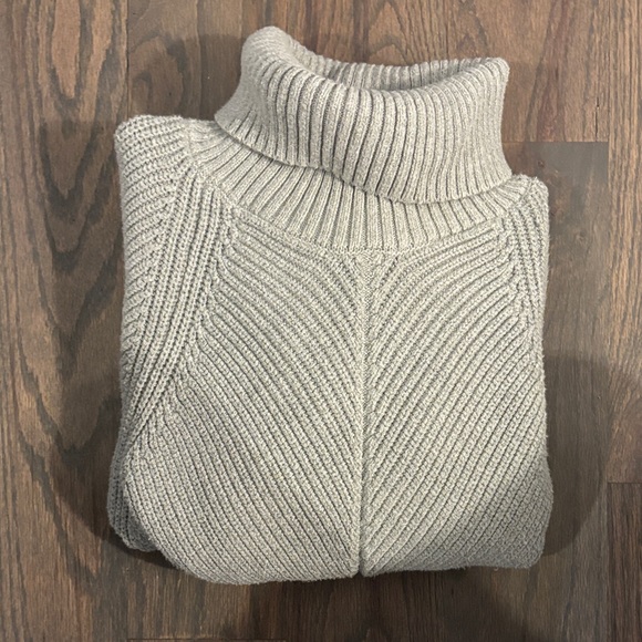 Anthropologie Maeve Cozy Turtleneck Sweater - Size Medium, Excellent Condition - Picture 9 of 9